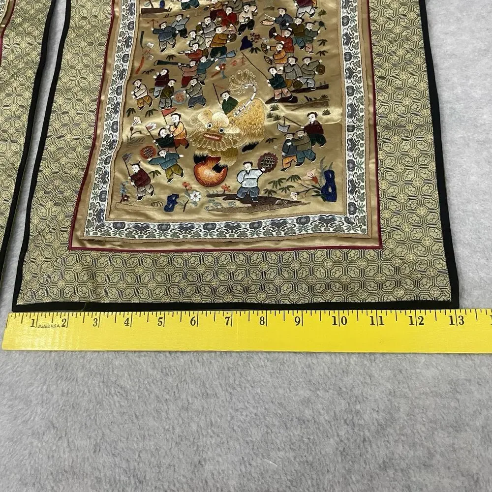 Set Of 2 Chinese silk embroidered panels, Of 